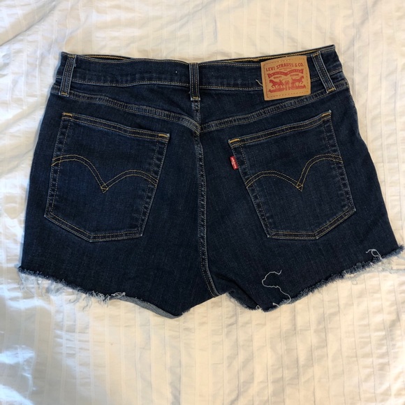 Levi’s Shorts - Picture 1 of 2